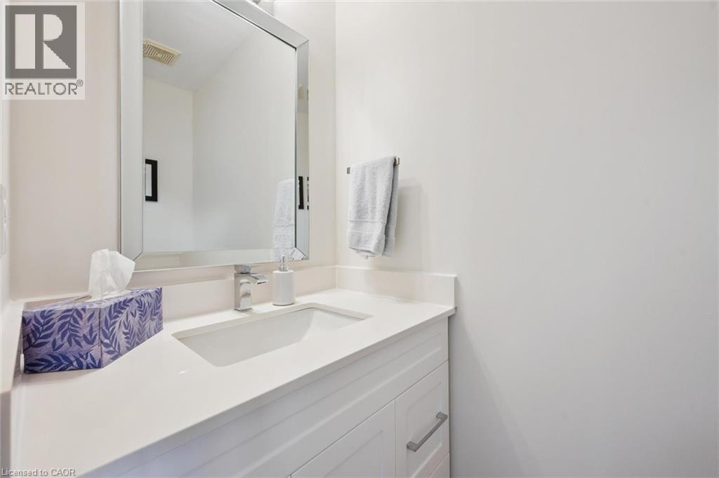 #3 151 CLAIRFIELDS Drive - 16