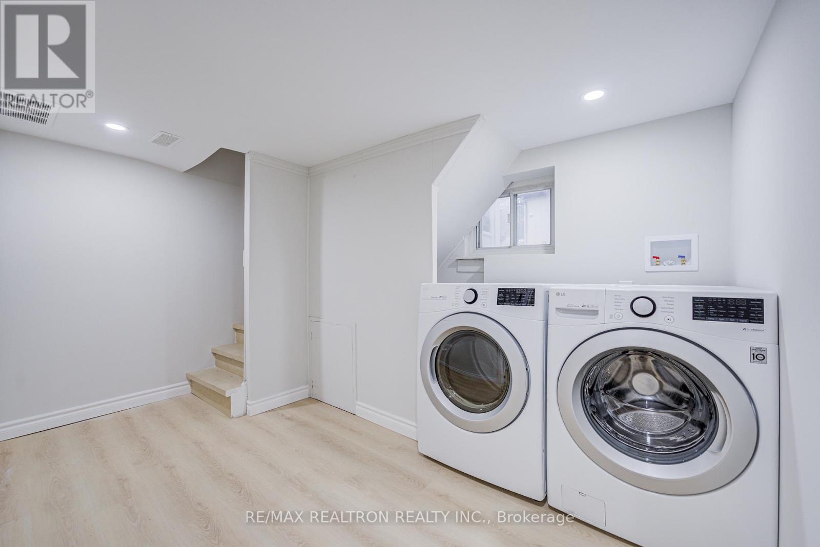 95 ROSEVIEW AVENUE - 21