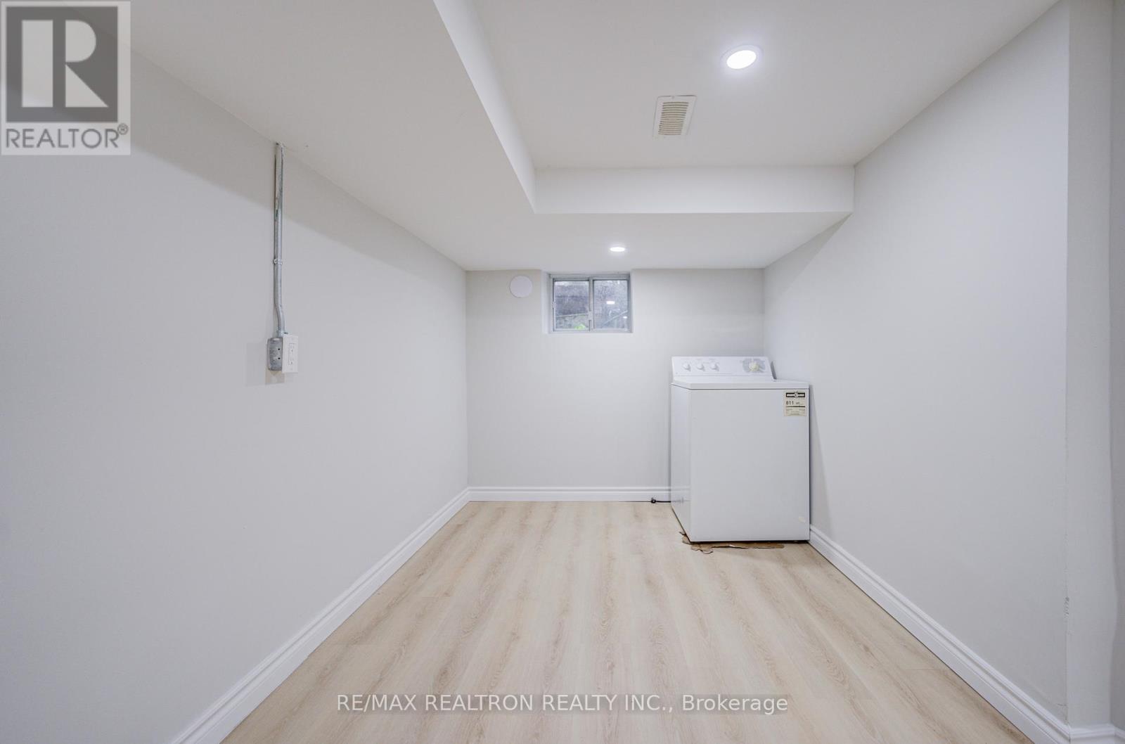 95 ROSEVIEW AVENUE - 24