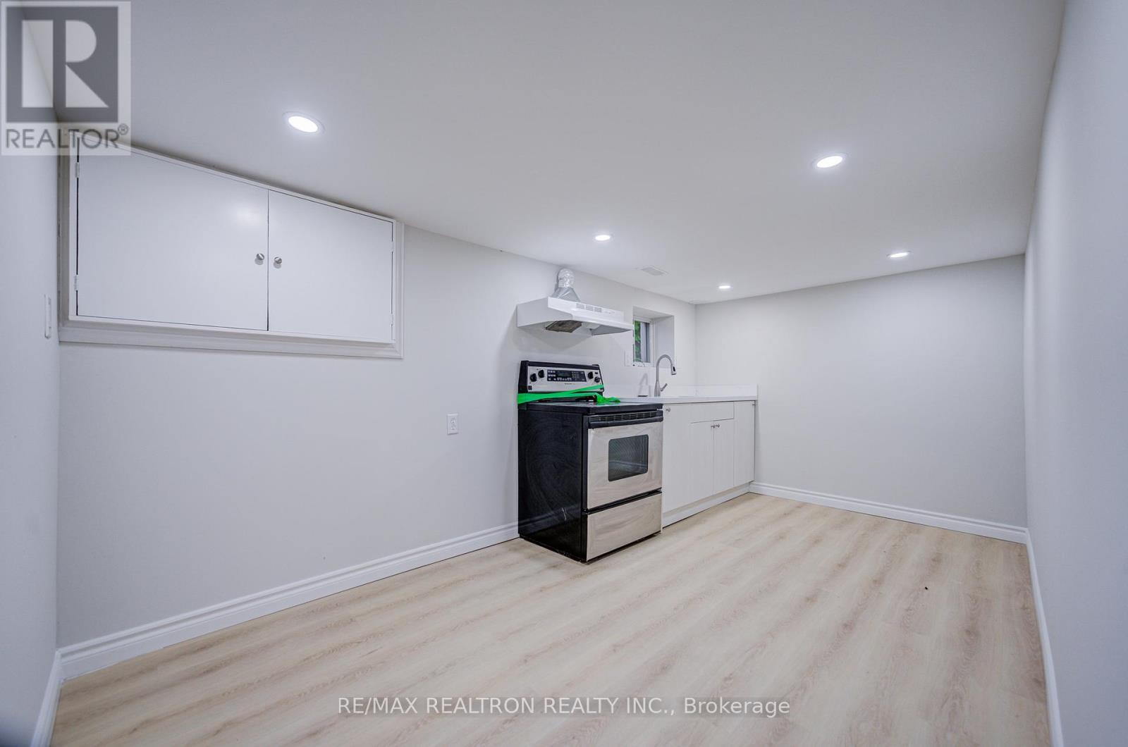 95 ROSEVIEW AVENUE - 25
