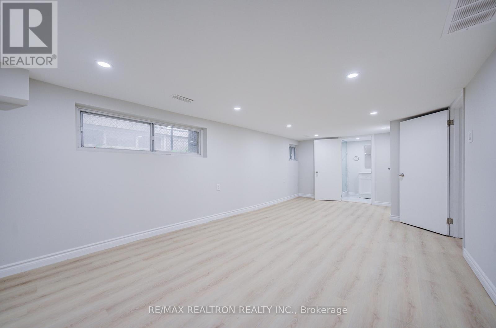 95 ROSEVIEW AVENUE - 28
