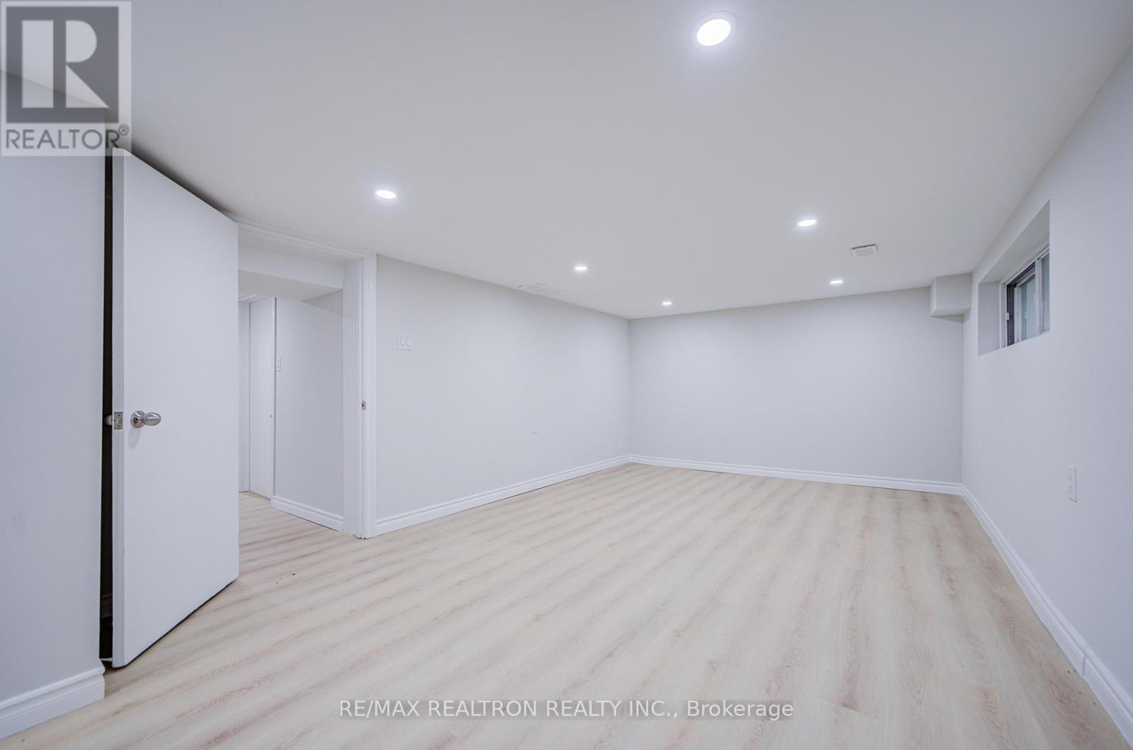 95 ROSEVIEW AVENUE - 31
