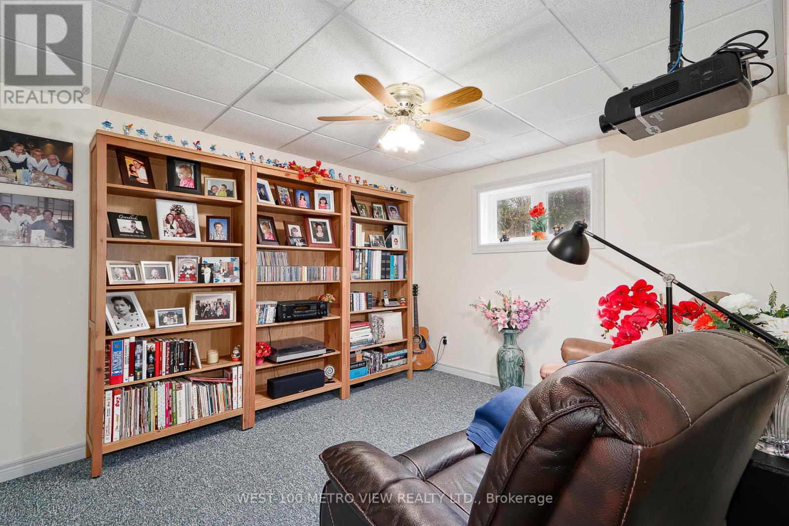 7 FAIRWAY CRESCENT - 38