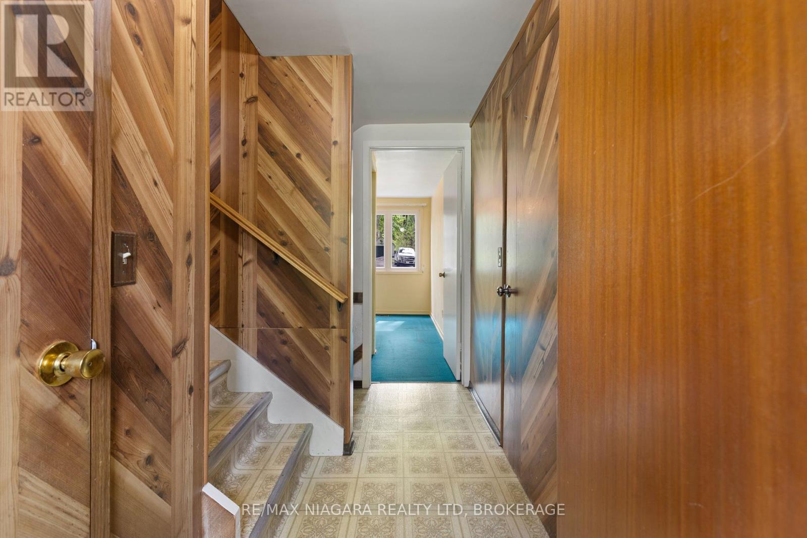 1176 SUNSET DRIVE - 26