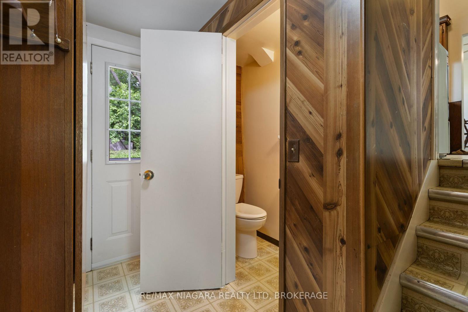 1176 SUNSET DRIVE - 28