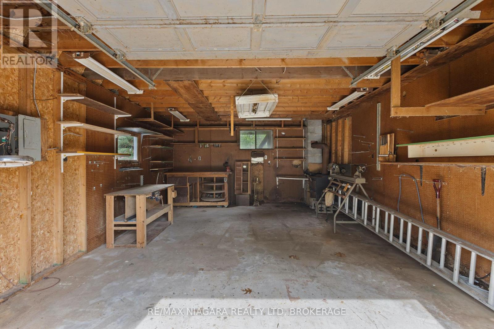 1176 SUNSET DRIVE - 8