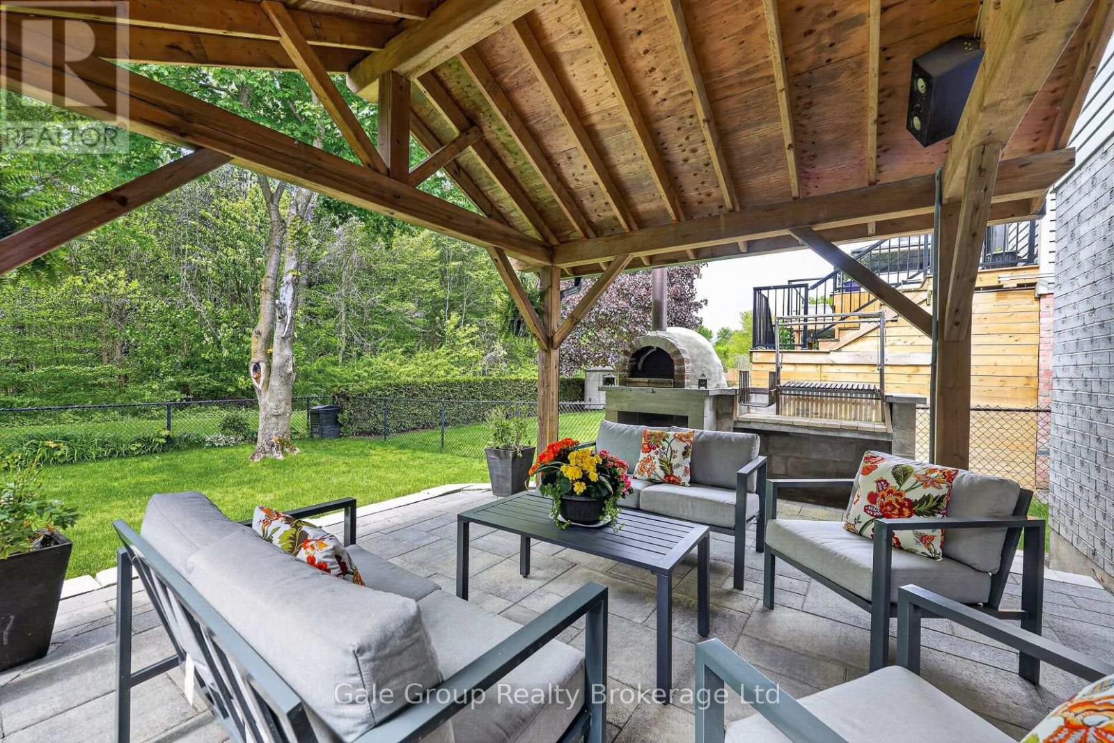 89 WOODVALE DRIVE - 36