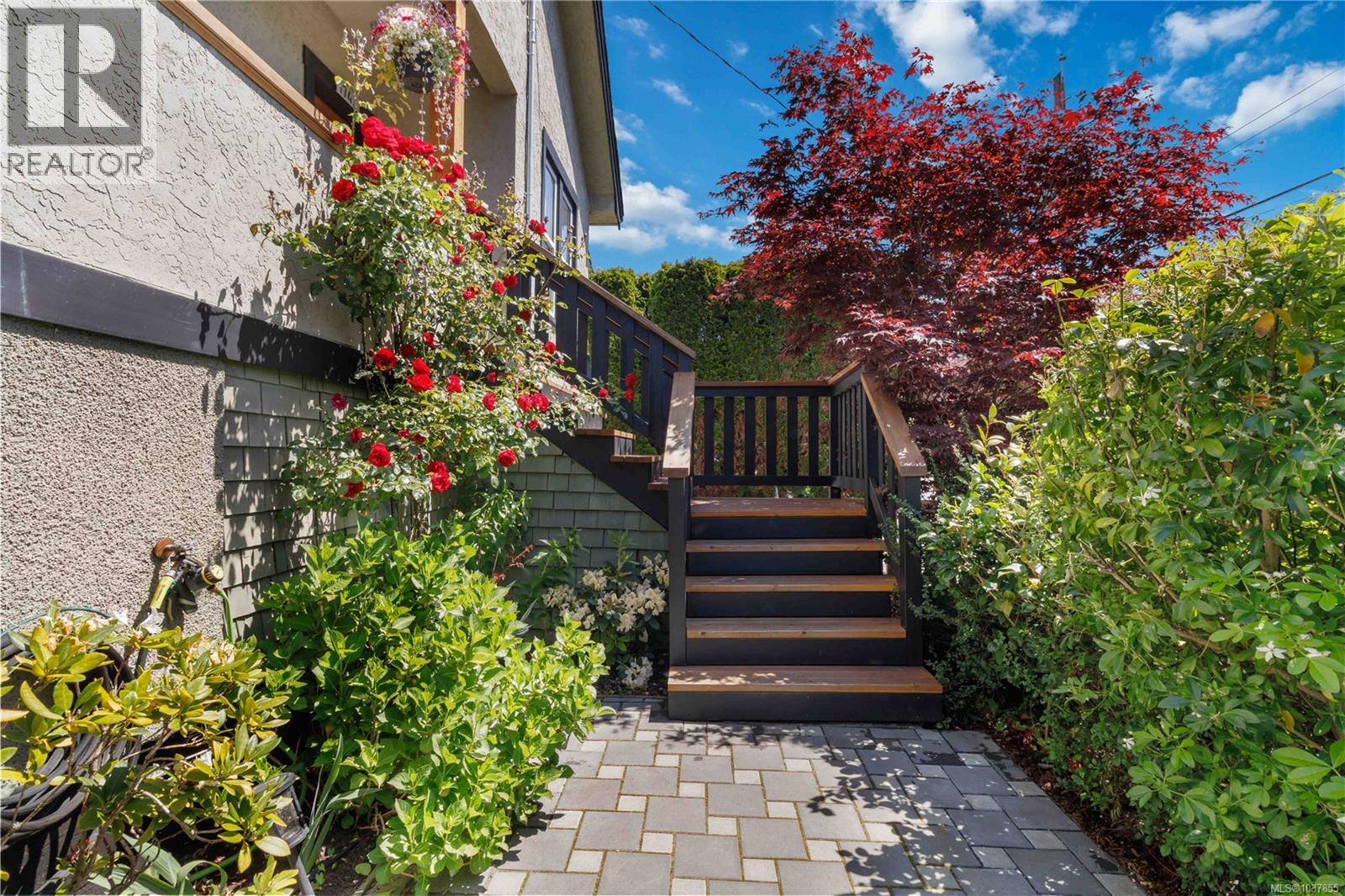 1742 Albert Ave - 3