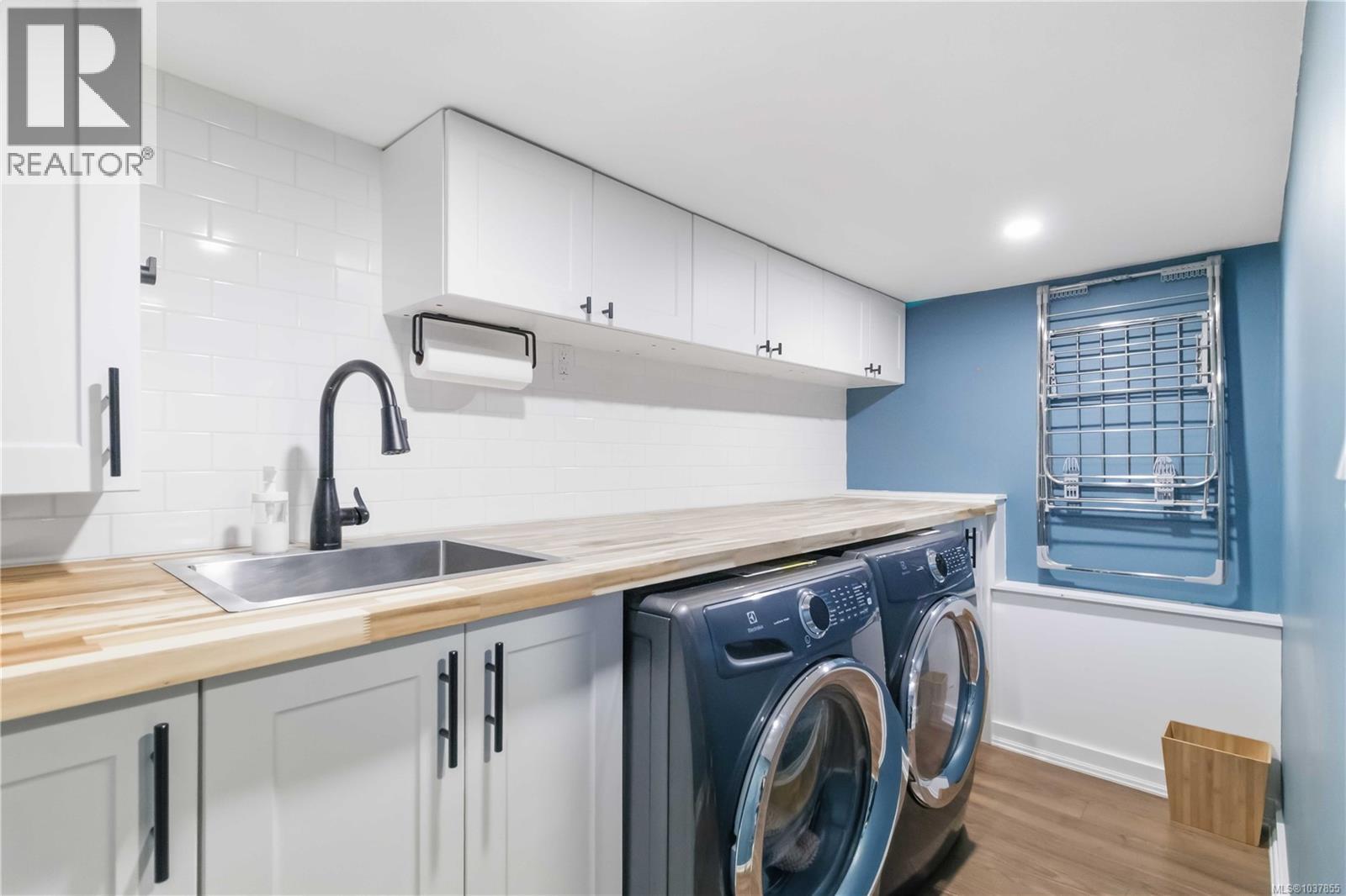 1742 Albert Ave - 33