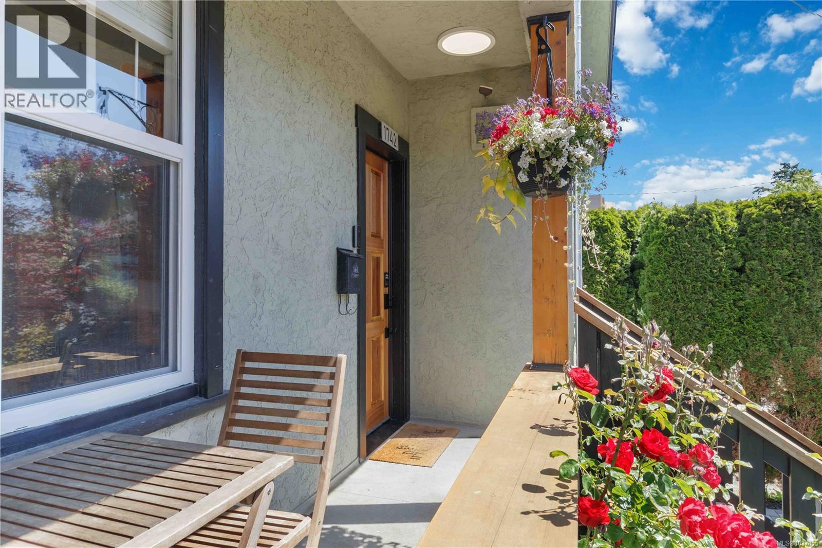 1742 Albert Ave - 45