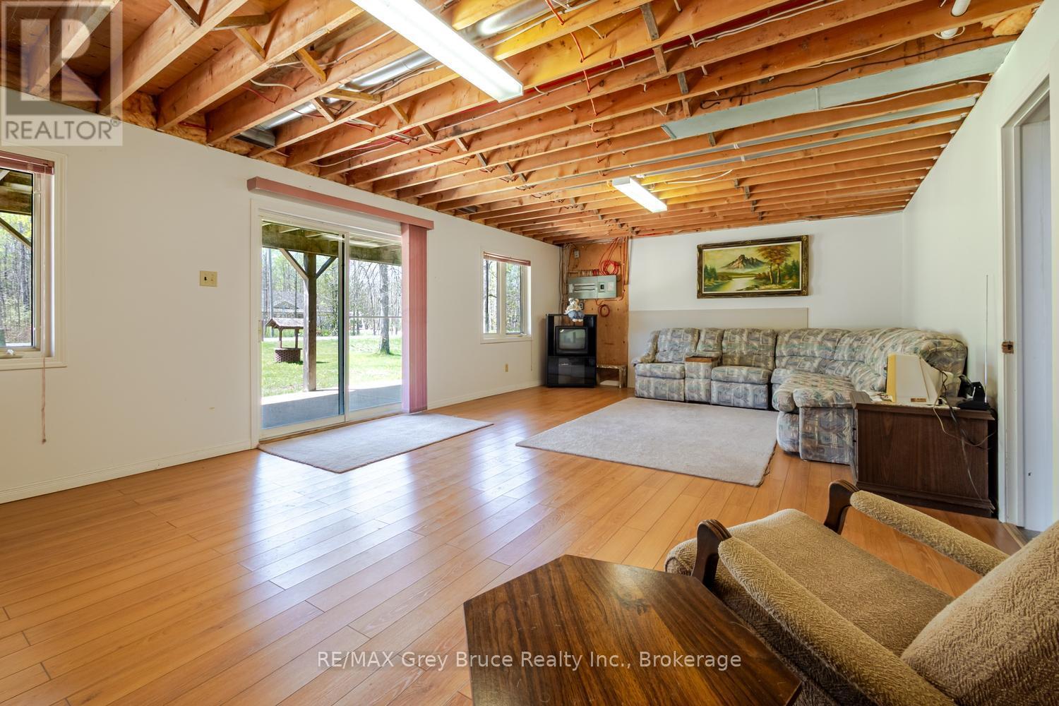 94 MAPLE DRIVE - 21