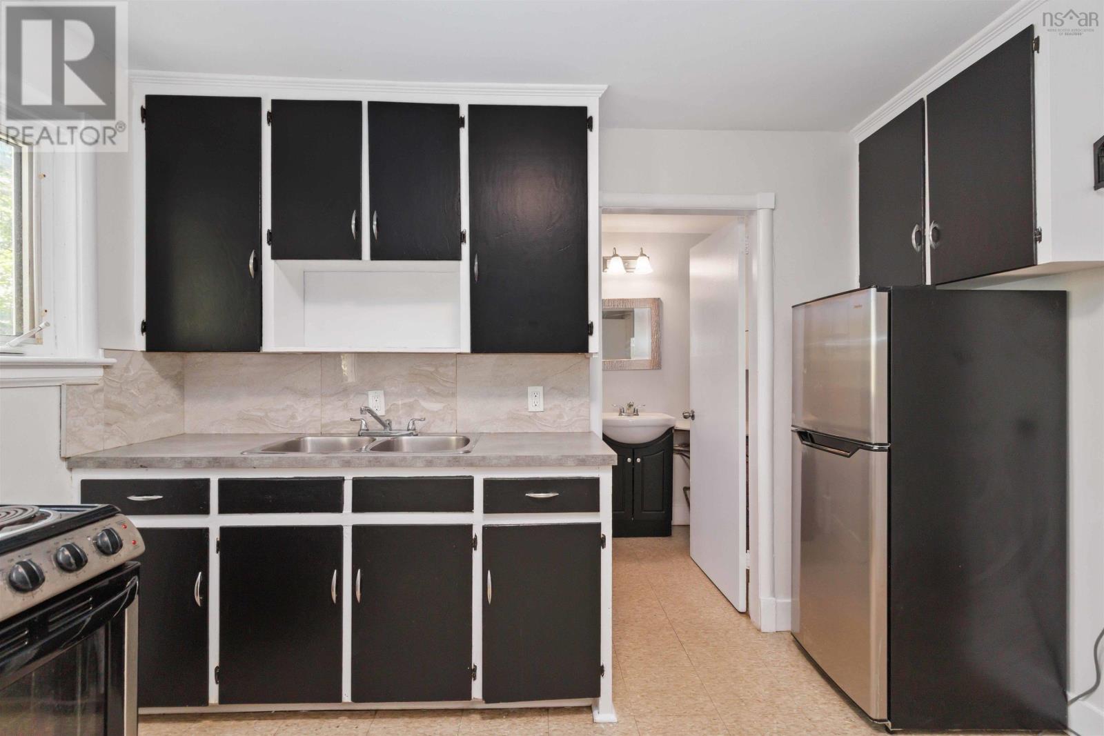 358-360 St Margarets Bay Road - 8
