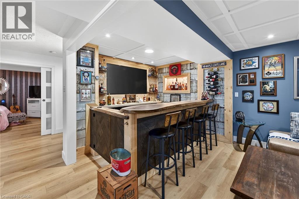 18 ANGLER Avenue - 31