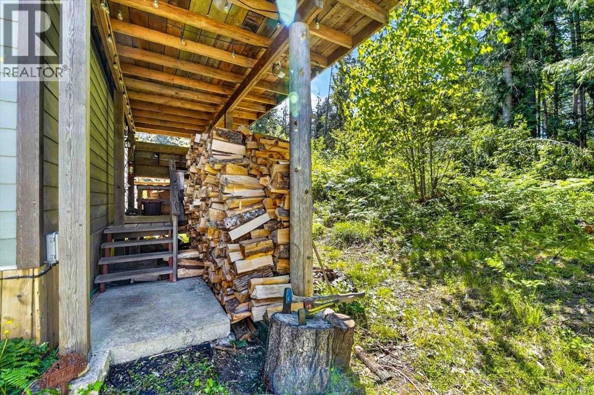 9589 Comox Trail - 3