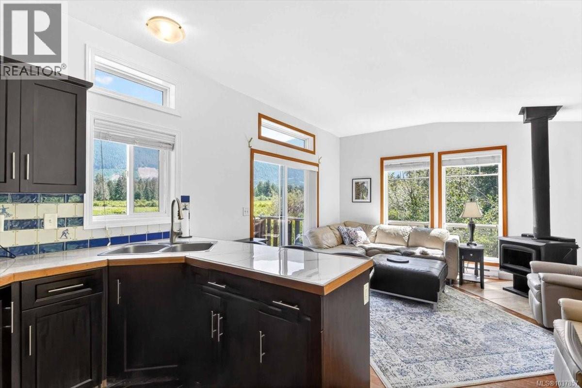 9589 Comox Trail - 6