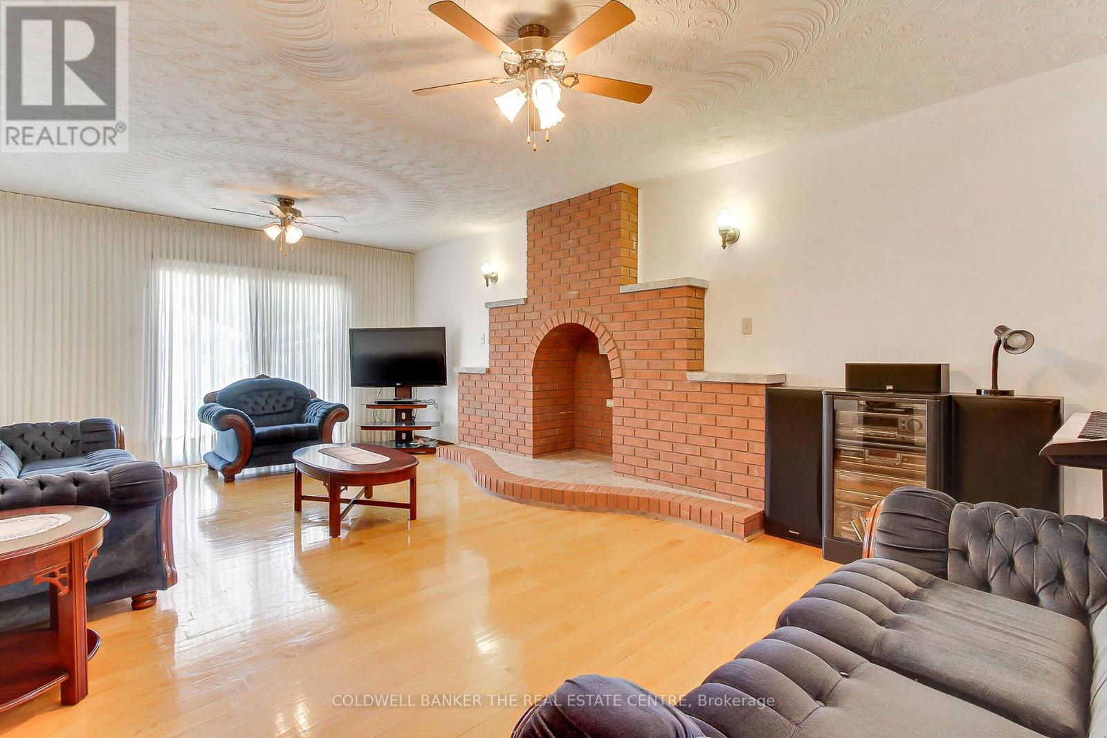318 COLBORNE STREET - 15