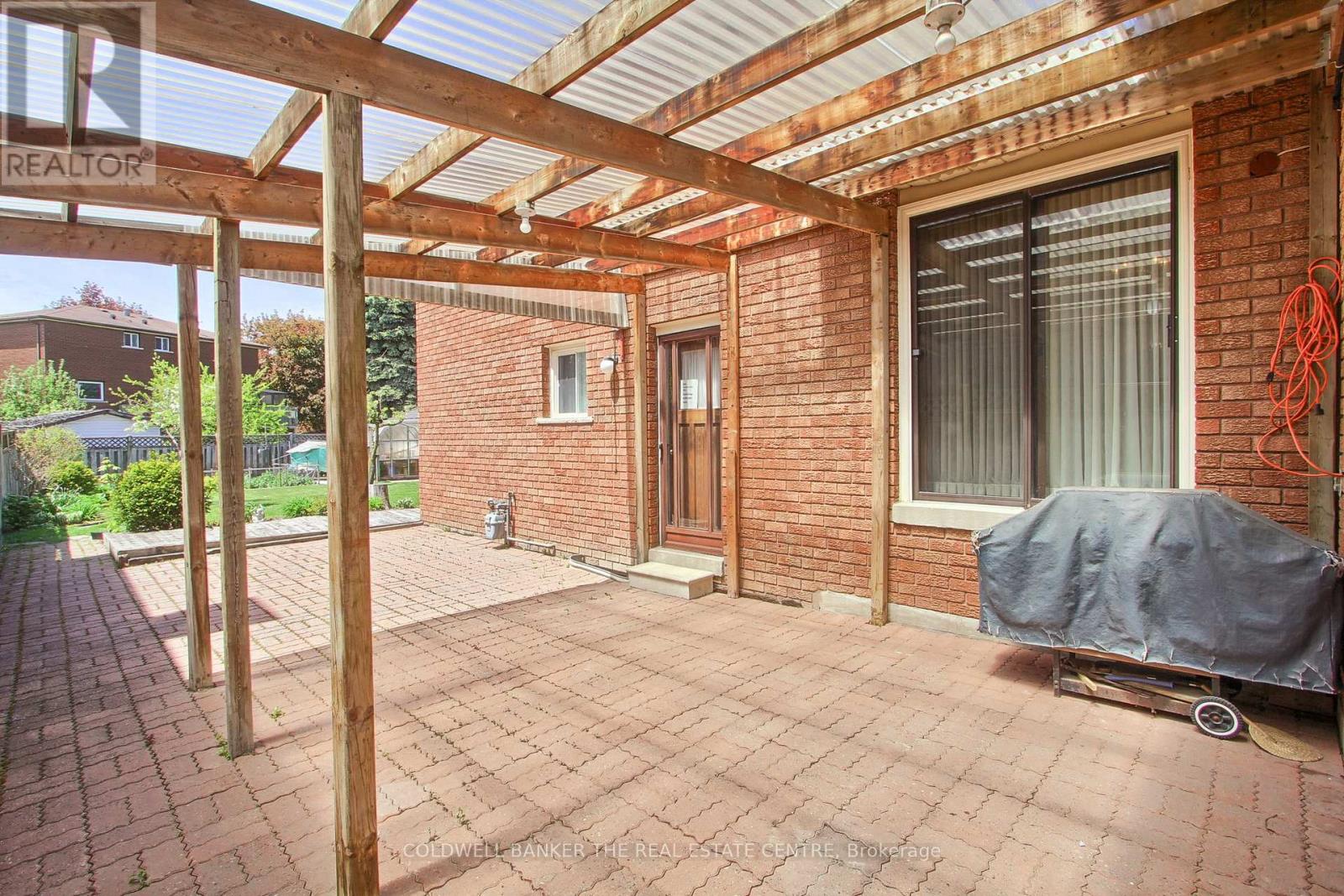 318 COLBORNE STREET - 29