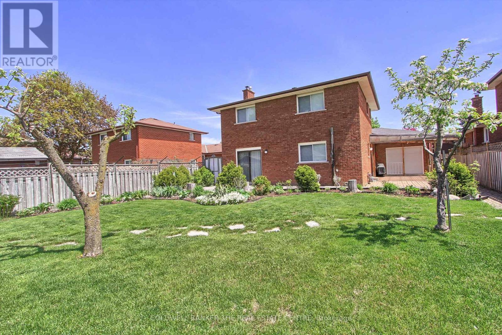 318 COLBORNE STREET - 34