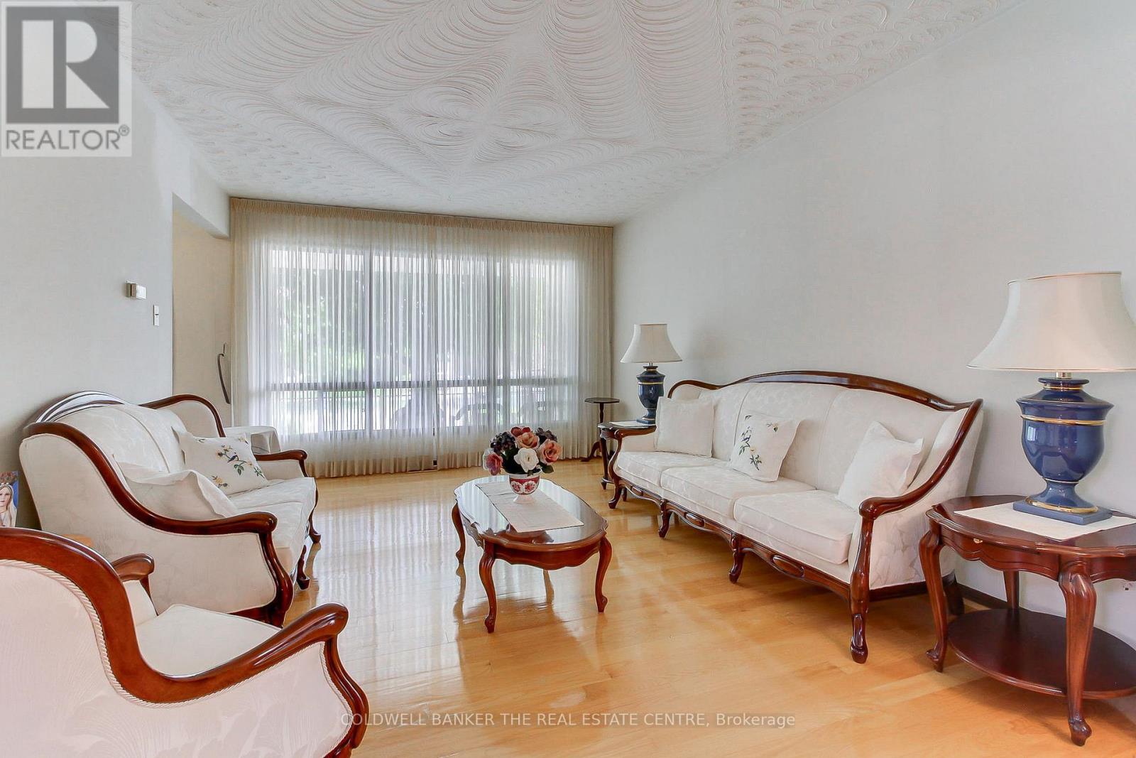 318 COLBORNE STREET - 6