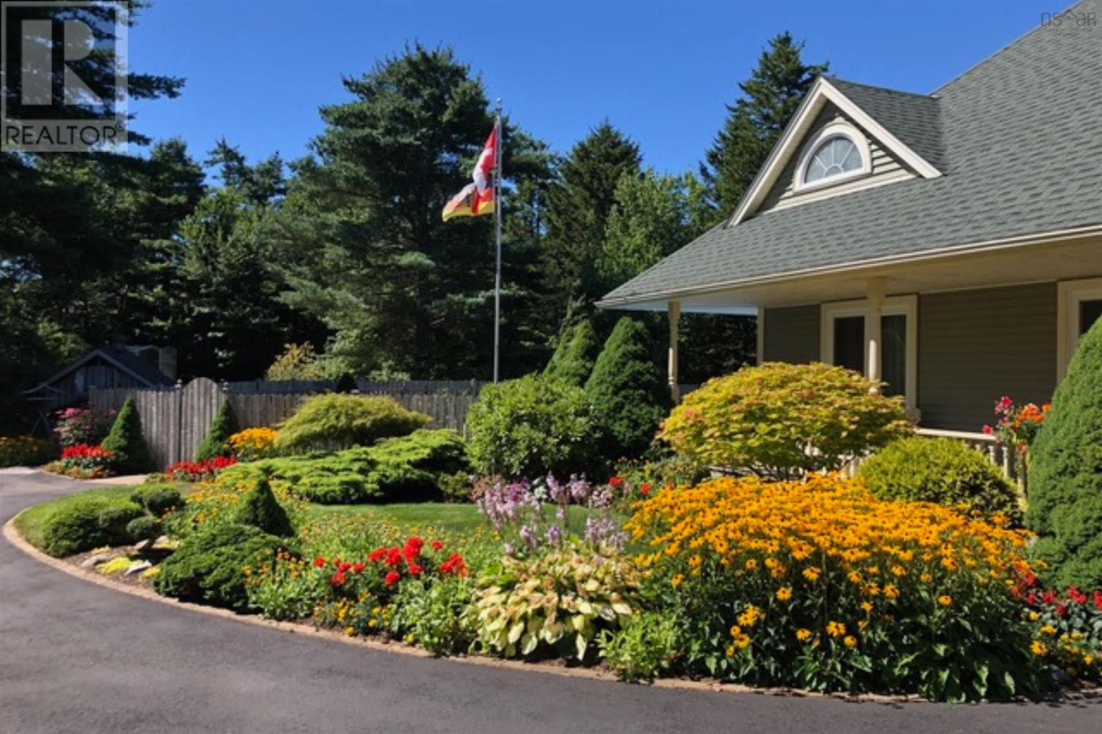 243 Lakeshore Drive - 40