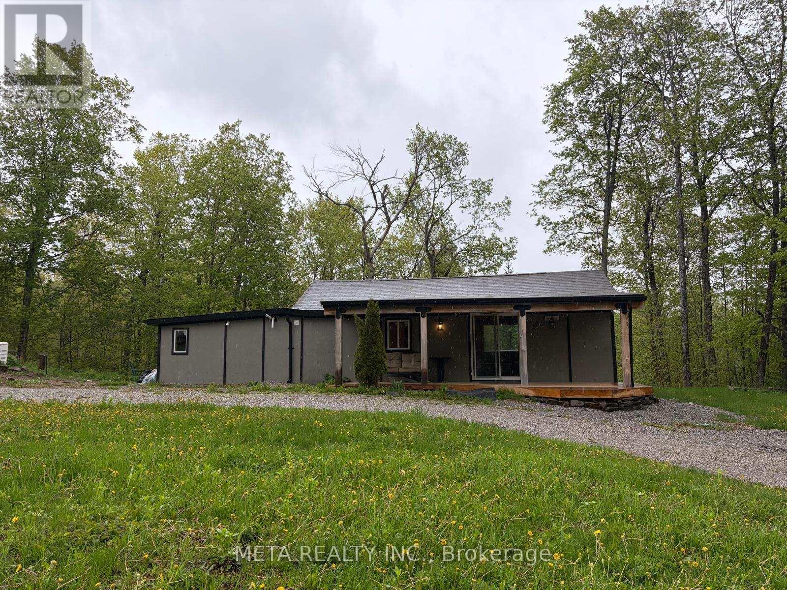 106 BOUNDARY LANE - 1
