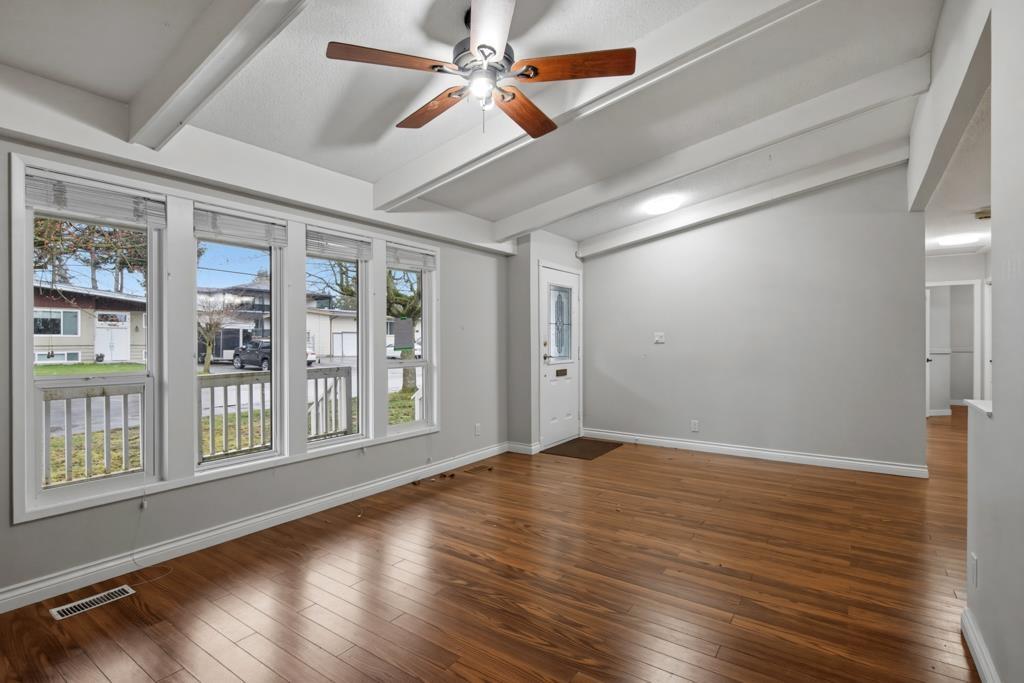 2259 LYNDEN Street - photo 2