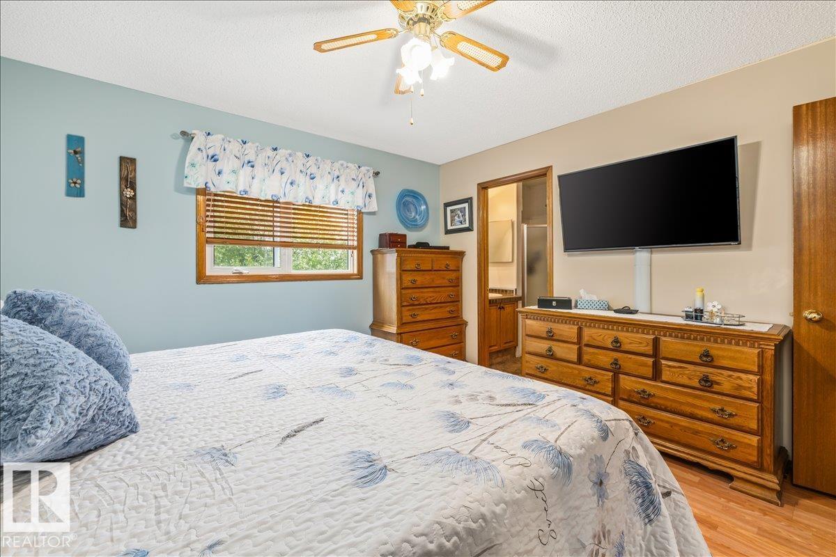 5611 152B AV NW - 14