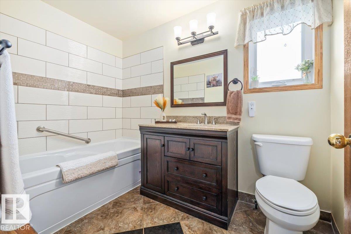 5611 152B AV NW - 12