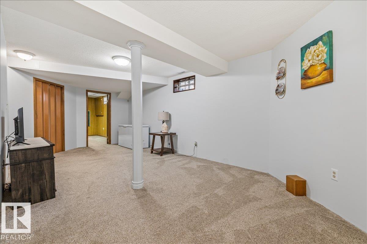 5611 152B AV NW - 34