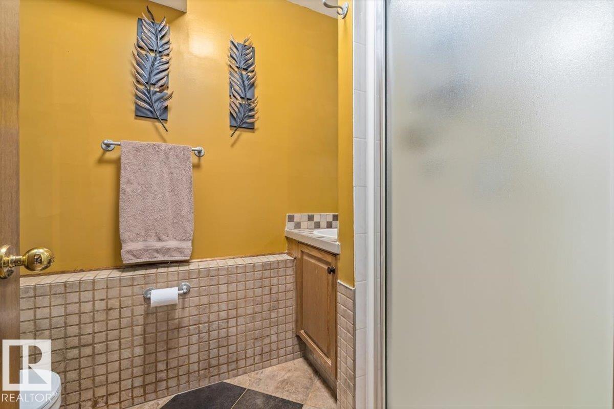 5611 152B AV NW - 29