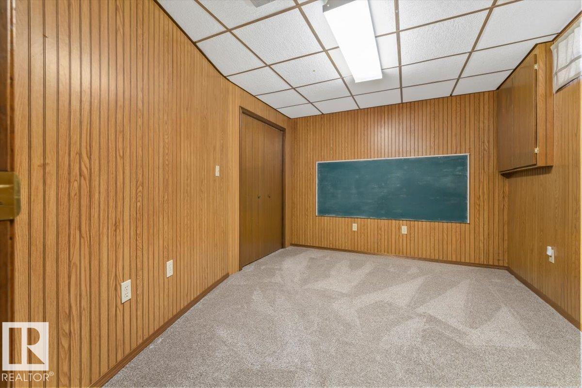 5611 152B AV NW - 33
