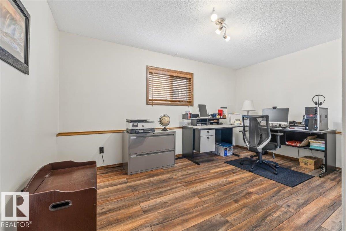 5611 152B AV NW - 30