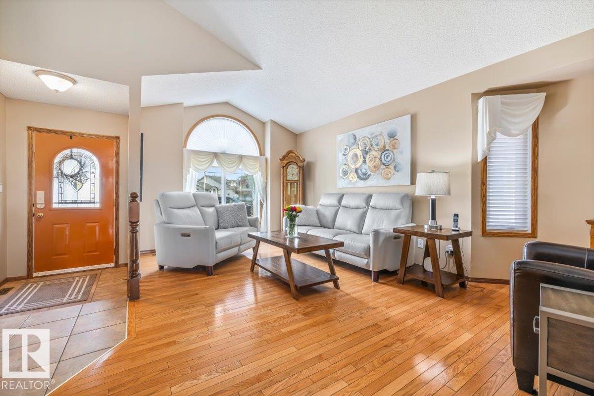 5611 152B AV NW - 4