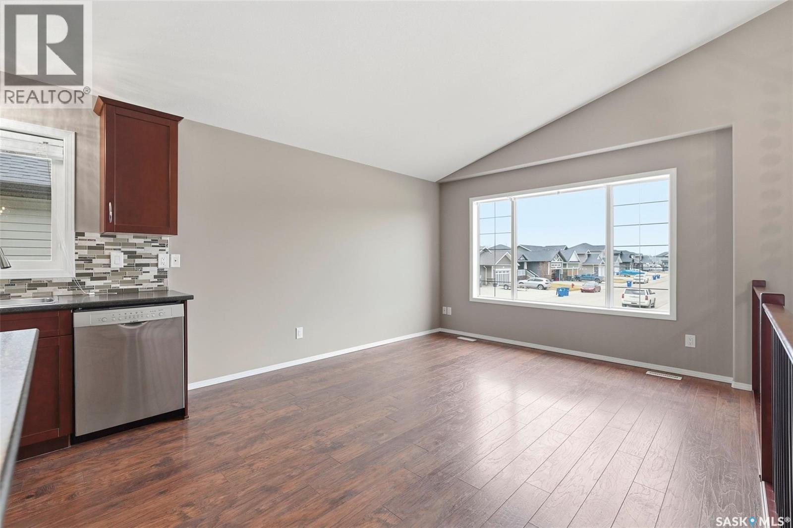 517 Redwood CRESCENT - 4