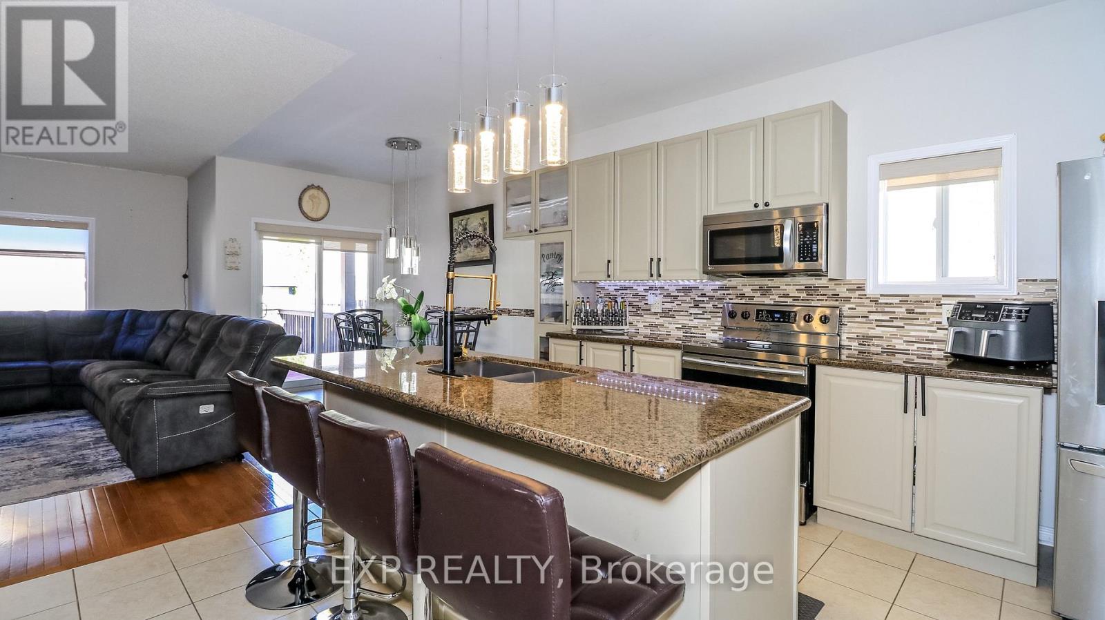 10 WESTMINSTER CIRCLE - 9