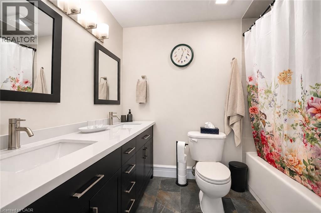 #102 67 CAROLINE Street S - 18
