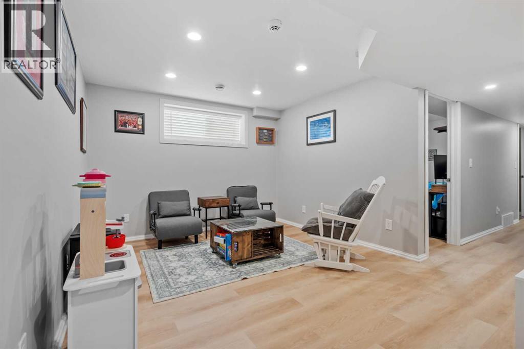 100 Redstone Avenue NE - 24