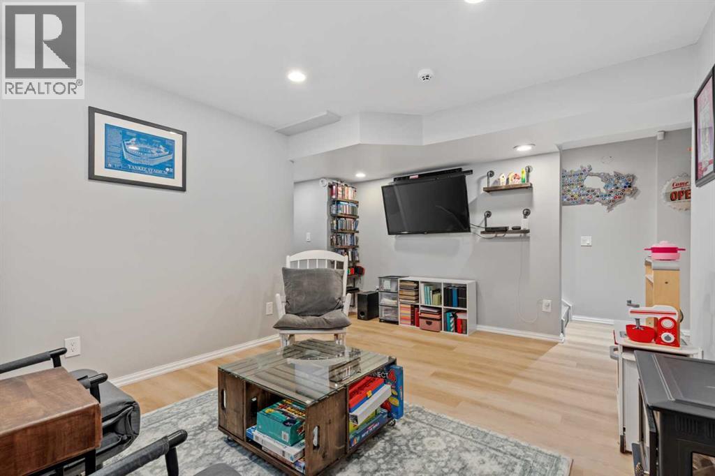 100 Redstone Avenue NE - 25