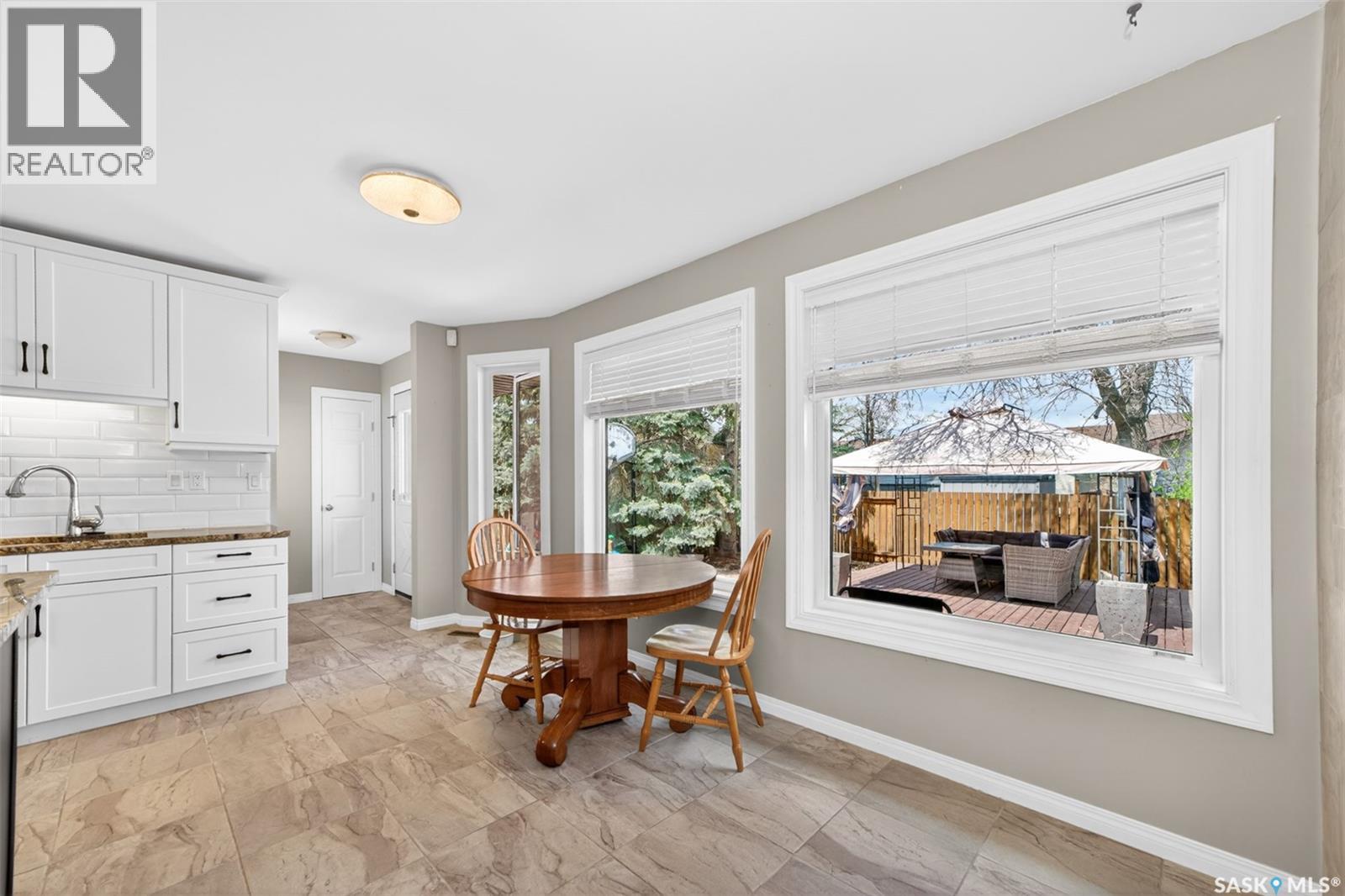 2106 Styles CRESCENT - 16