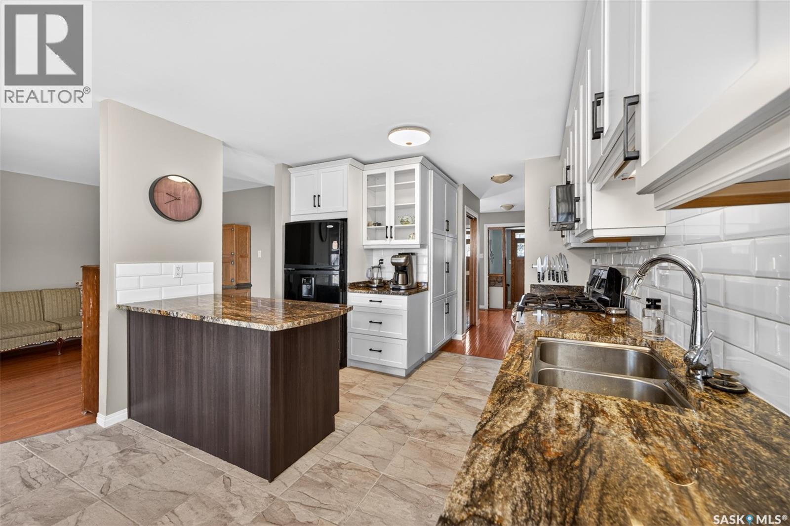 2106 Styles CRESCENT - 19