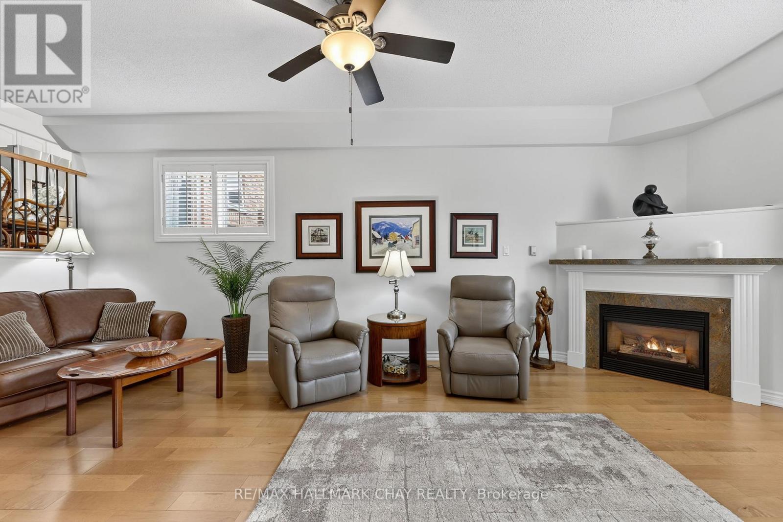 4 DARLING CRESCENT - 22
