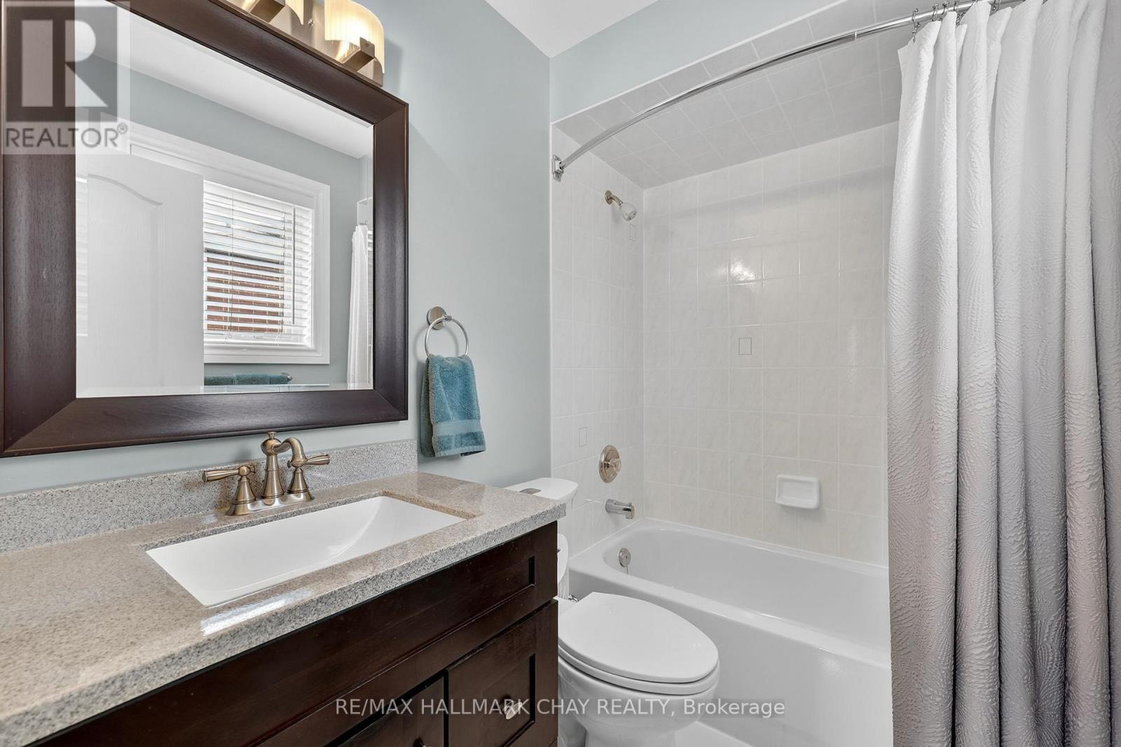 4 DARLING CRESCENT - 17