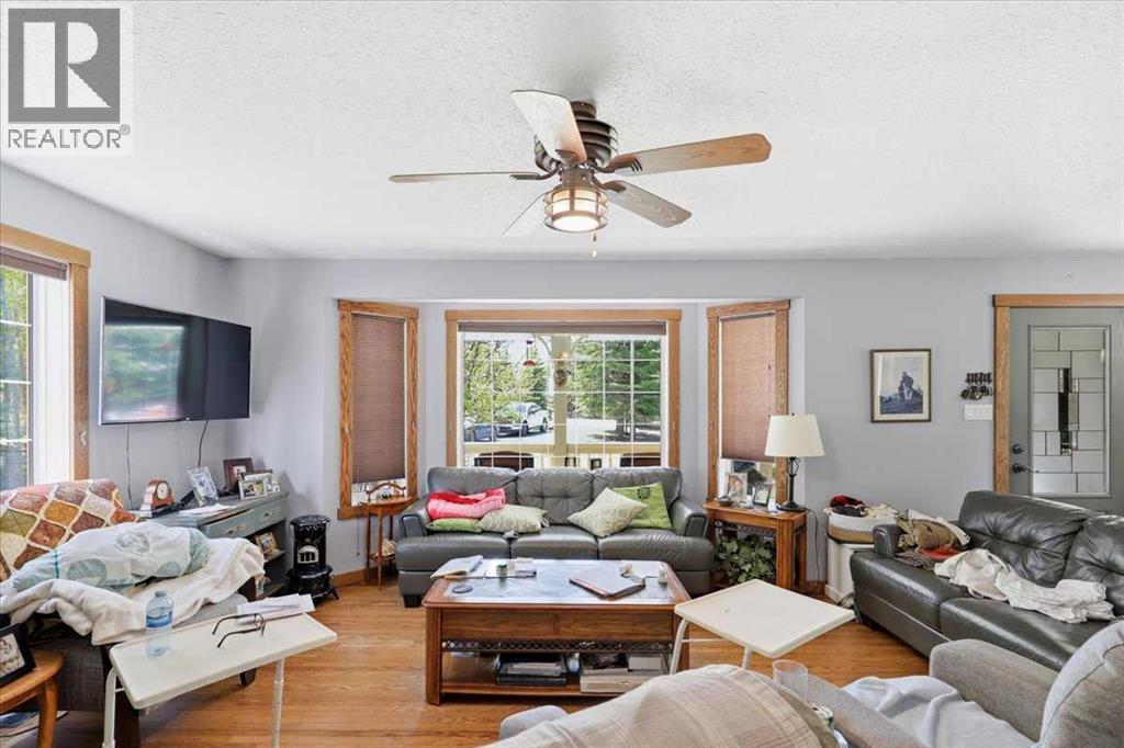 B59 Cottage Crescent - 11