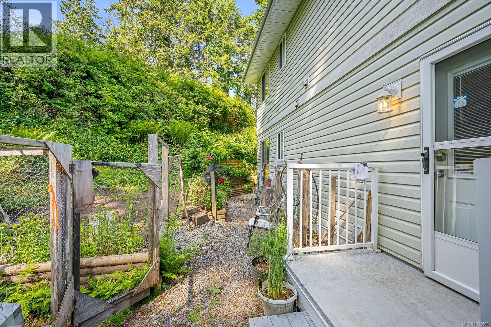 5 6919 Island Hwy W, Bowser