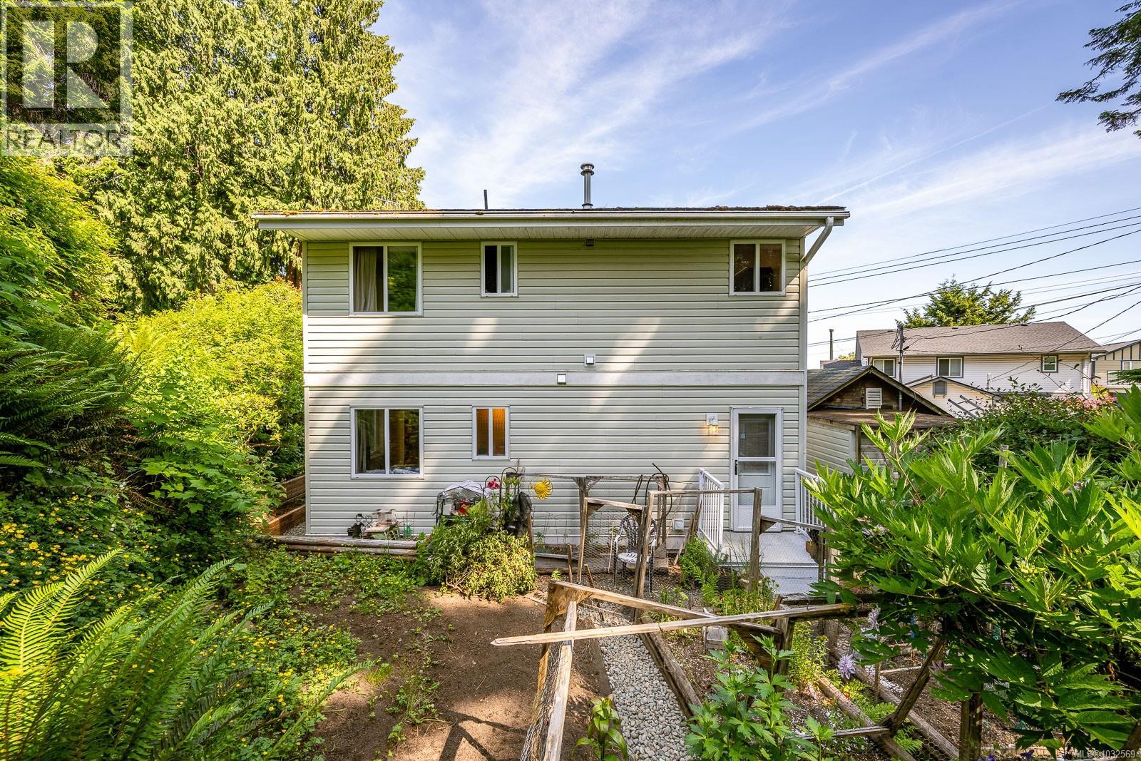 5 6919 Island Hwy W, Bowser