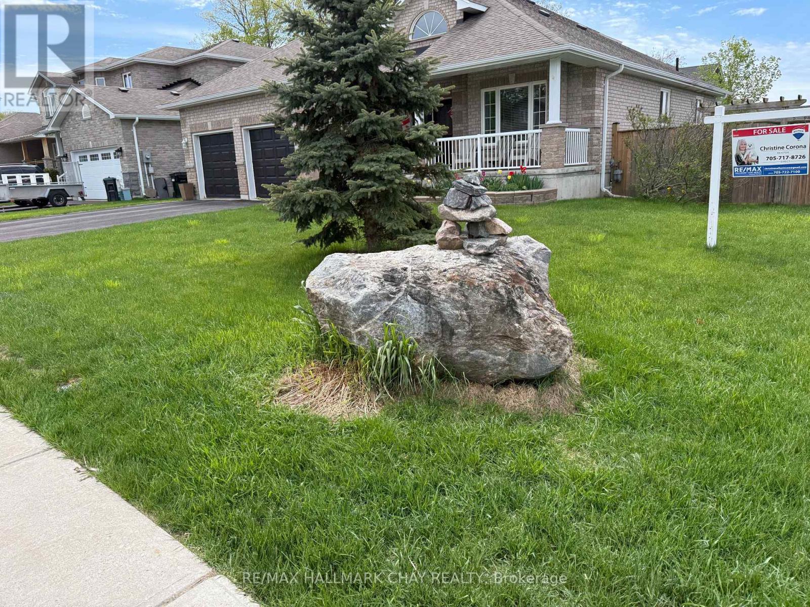 16 SHEPPARD DRIVE - 32