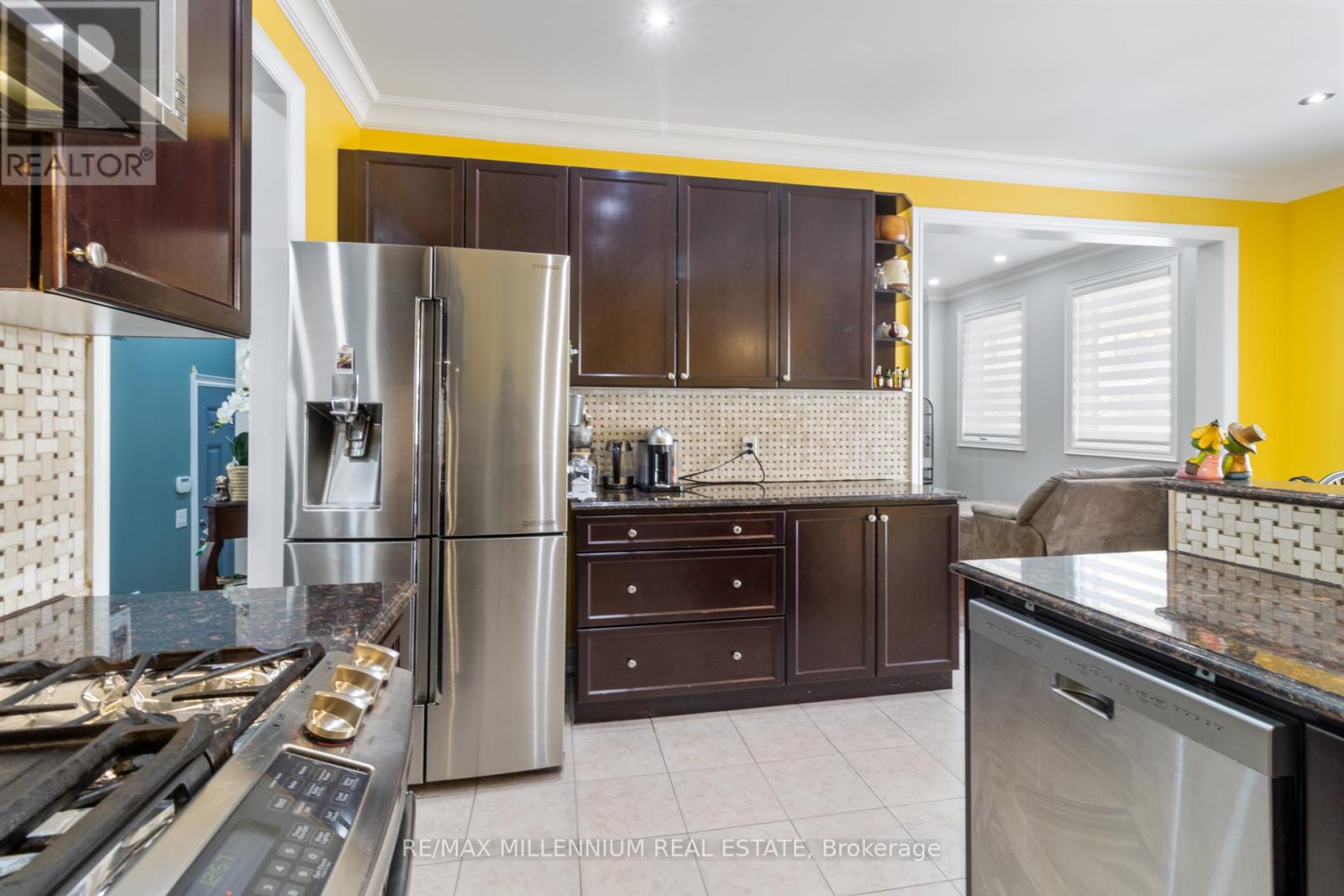 6 TRENTONIAN STREET - 22