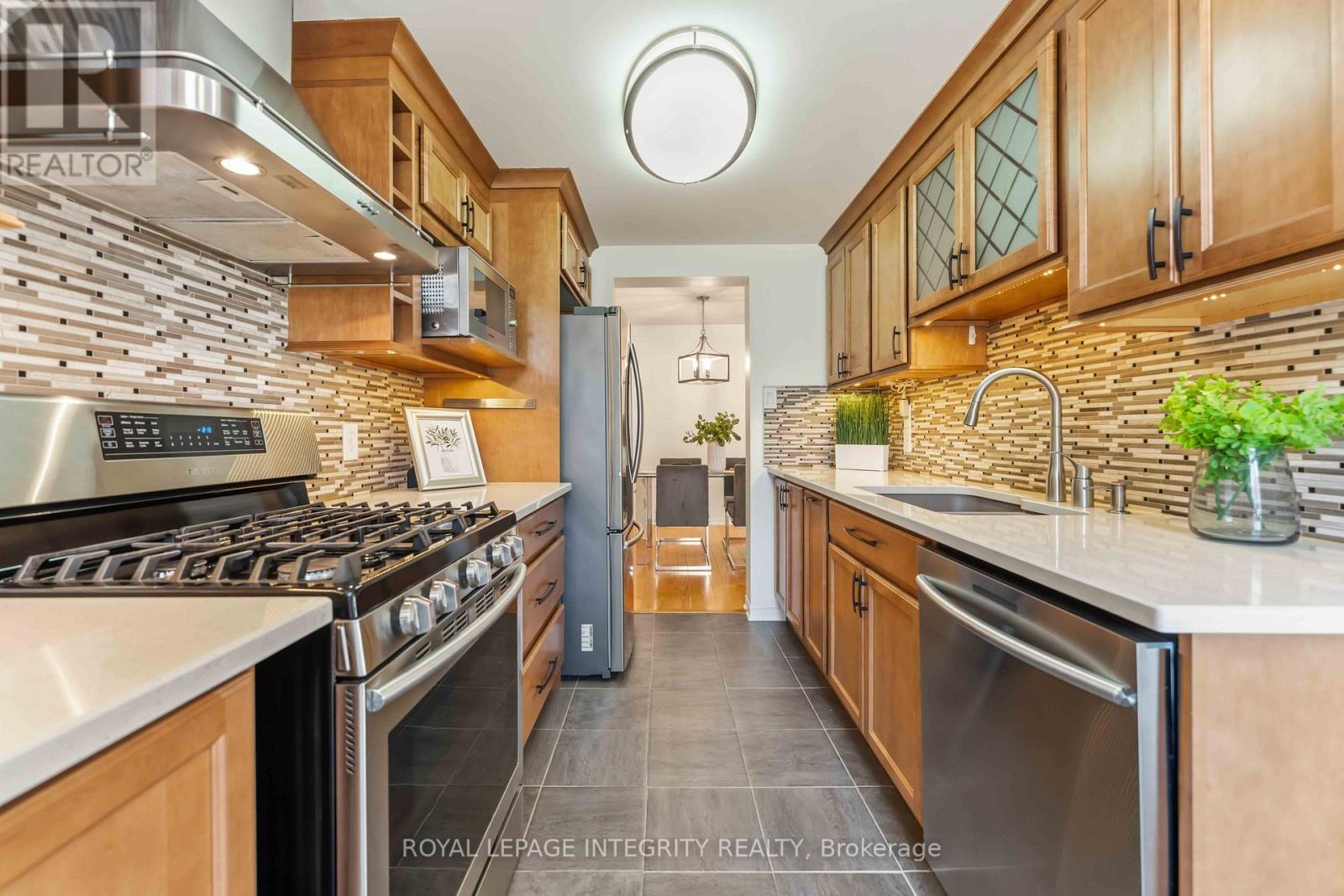 13 SOUTHPOINTE AVENUE - 11
