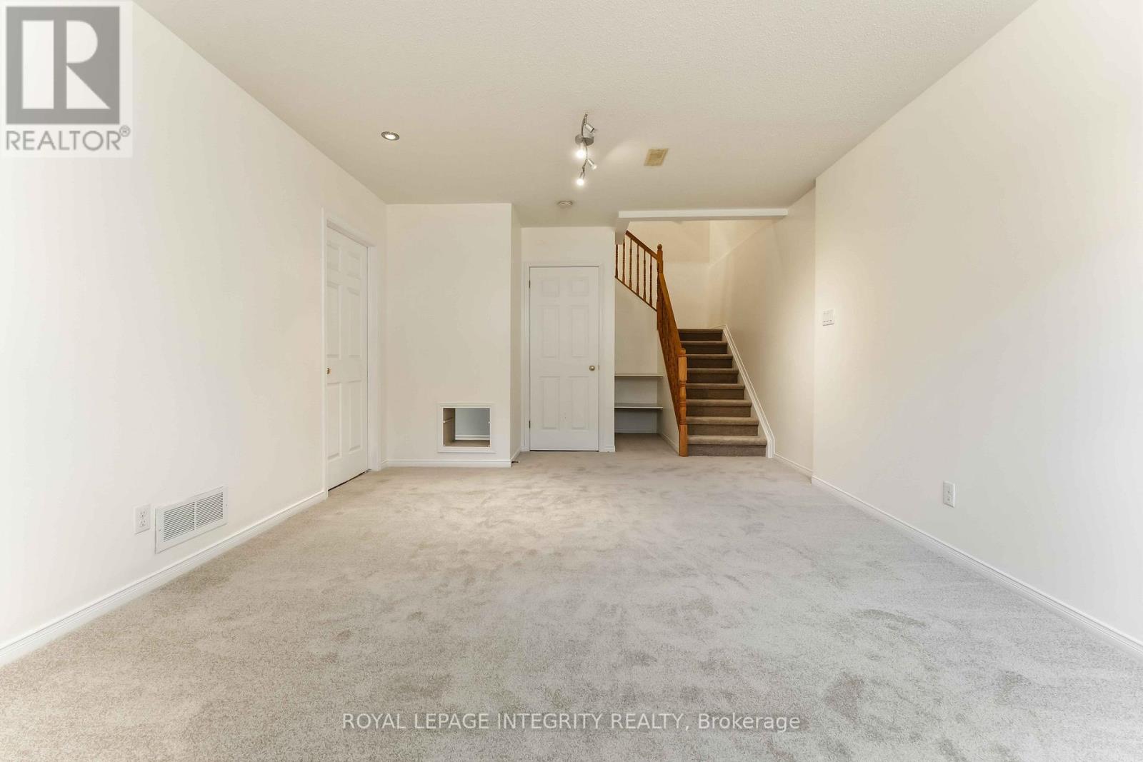 13 SOUTHPOINTE AVENUE - 24