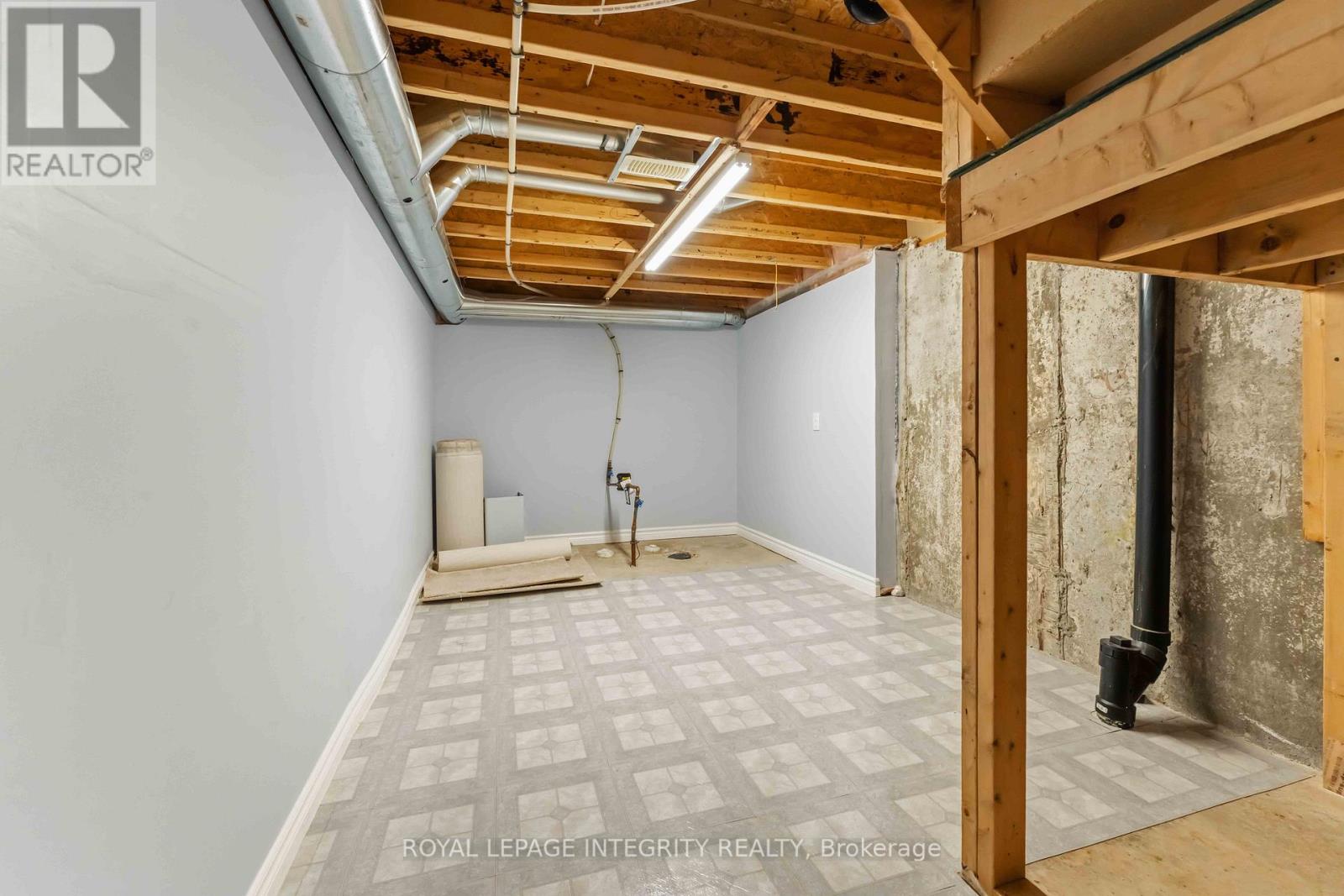 13 SOUTHPOINTE AVENUE - 26